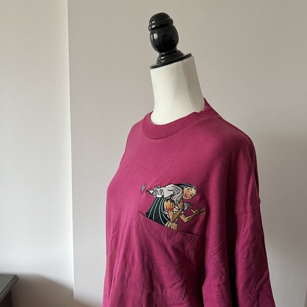 Disney Store Vintage Pocahontas Meeko T Shirt Size XL Embroidered Pocket